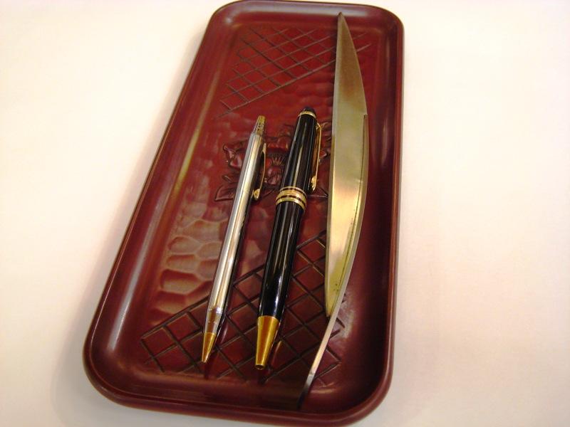 Pen tray / peony and check