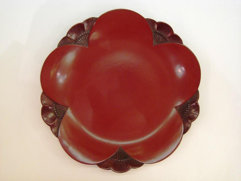 Plate (24cm) / plum shaped