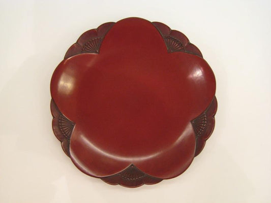 Plate (21cm) / plum shaped